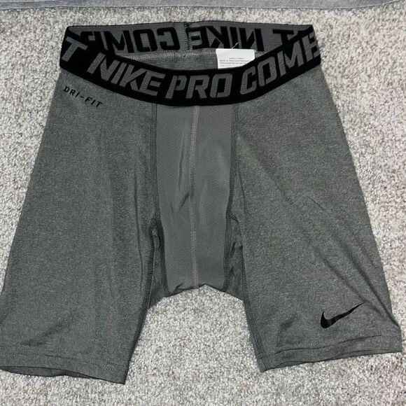 (2 item)Gray Nike Tee dri fit Running Marathon T shirt & Pro Combat Shorts M - Picture 2 of 6